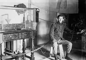 Black And White Press Photography Drucke: Bermocchi & his wireless iconograph, between c1910 and c1915. Creator: Bain News Service