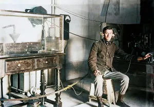 Bain News Service Images Drucke: Bermocchi & his wireless iconograph, between c1910 and c1915. Creator: Bain News Service