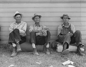 Bundelstümpfe in der Stadt drei Wochen vor dem Eröffnungstag des Klamaths ... Tulalippe-See im Siskiyou-Kounty Kalifornien 1939 Künstlerin: Dorothea Lange