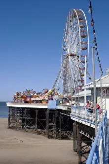 Blackpool Tourist Attractions Drucke: Blackpool, Central Pier, 2009. Creator: Ethel Davies