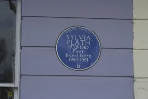 Blauplatze zur Erinnerung an Sylvia Plath in Primrose Hill, London NW 1 ,England. Schöpfer
