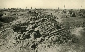 The Great World War History Book Drucke: British troops awaiting the order to attack