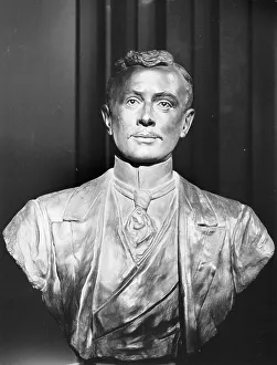 Male Figure Artwork Drucke: Bronze bust of Charles Rolls