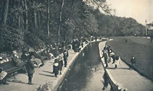 Edwardian Era Holidays Drucke: The Brook, Lower Gardens, c1910