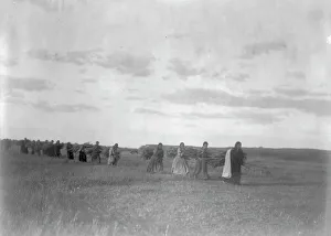 Great Plains Native Americans Drucke: The brush-gatherers-Arikara, c1908. Creator: Edward Sheriff Curtis