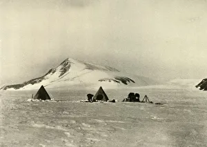 British Explorers In Antarctica Drucke: The Camp Below The Cloudmaker. c1908, (1909)