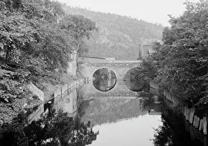 Vintage Bridge Images Drucke: Canal, Bellows Falls, Vt. c1907. Creator: Unknown