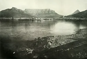Cape Town, Devils Peak, Tafelberg und Lions Head von der Tafelbucht, 1900. Künstler