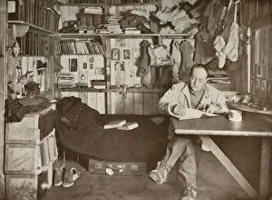 Herr Captain Scott im seinen Bürstenkorb 1911, (1913). Künstler: Herbert Ponting