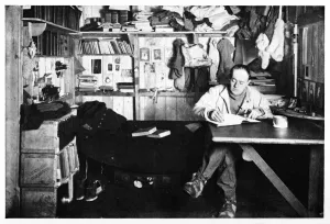 Herbert Ponting Photography Drucke: Captain Scott Writing Up His Journal, c1911, (1928). Creator: Herbert Ponting