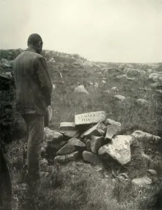 Wo Colley fiel. Rauer Cairn aus Steinen auf Majuba Hill, 1900. Künstler: George Washington Wilson