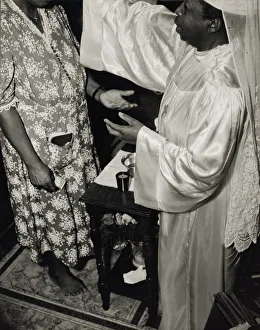 Beiträge werden von allen geleistet, die das Segen und den Ansturm erhalten haben ... Washington, D.C. 1942. Schöpfer: Gordon Parks