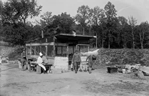 Black And White Army Photos Drucke: Cooking post on aqueduct, between c1915 and c1920. Creator: Bain News Service