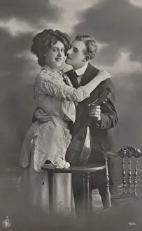 Studio Shot Of A Couple Drucke: Couple with Mandolin, c1910
