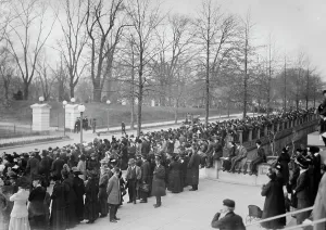 Krone am Weißen Haus zwischen 1908 und 1914 von der Bain News Service geschaffen