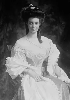 German Royal Family Portraits Drucke: Crown Princess - Germany, between c1910 and c1915. Creator: Bain News Service