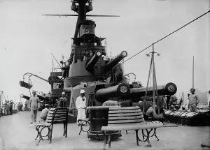British Naval Warfare Drucke: Deck scene - MINAS GERAES, between c1910 and c1915. Creator: Bain News Service