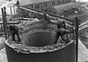 Zerstörungsbau am Minenwerk Manvers in der Hauptgrube von Colliery Wath upon Dearne im Südwesten von Schottland (Fehlende Informationen)