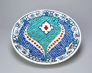 Ottoman Decorative Arts Drucke: Dish (Tabaq) with Scale Pattern and Serrated Leaves, Ottoman dynasty (1299-1923)