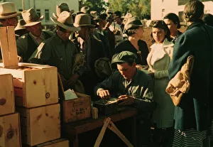 Verteilen von Überschussgütern, St. Johns, Arizona 1940. Schöpfer: Russell Lee