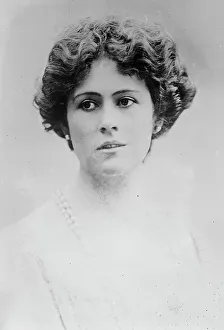 Aristocrat Portrait Drucke: Duchess of Sutherland, between c1910 and c1915. Creator: Bain News Service