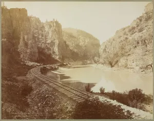 American West Heritage Images Drucke: Echo Cliffs, Canyon of the Grand River, Glenwood Extension, Colorado, 1885. Creator