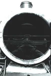 Motor eines Dampfzugs im Rauchkasten