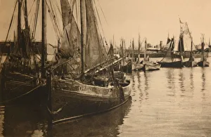 Monochrome Coastal Landscape Drucke: Fishers-Boats, c1928