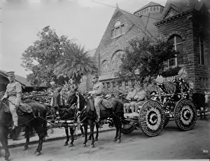 Schwimmbare Darstellung von Fort Shafter, Floralfestparade in Honolulu vom Jahr 1910. Ersteller: Bain News Service
