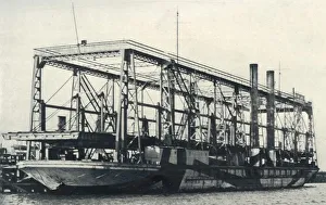 Thomas W Corbin Artwork Drucke: A Floating Railway, 1922. Creator: Unknown
