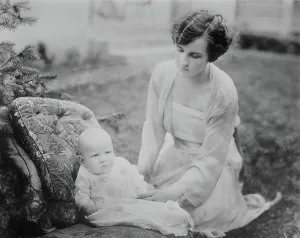 Black And White Baby Photos Drucke: Florence Appleton Dodd, between c1915 and c1920. Creator: Bain News Service