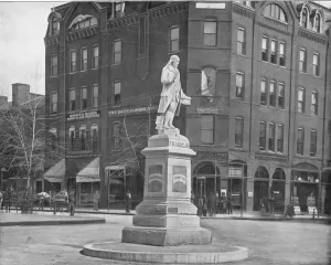 District Of Columbia Monuments Drucke: Franklin Statue, Washington DC, USA, c1900. Creator: Unknown