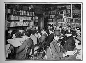 Drucke von Die Freie russische Bibliothek und Lesesaal am Whitechapel Road 15 in Stepney im Vereinigten Königreich (c1901). Die Freie russische Bibliothek wurde von Aleksei Teplov gegründet Tower Hamlets Drucke: Die Freie russische Bibliothek und Lesesaal am 15