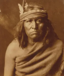 Native American Images Drucke: Gennetoa the Renegade-Apache, c1904. Creator: Edward Sheriff Curtis