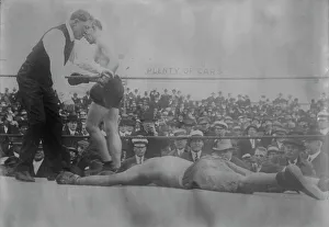 Black And White Boxing Images Drucke: Geo. Chip k.o.'s Billy Murray, between c1910 and c1915. Creator: Bain News Service