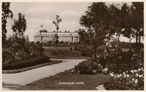 Black And White Monochrome Images Drucke: Gleneagles Hotel, c1925