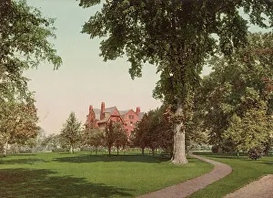 Early 20th Century Travel Images Drucke: In the grounds of Smith College, Northampton, c1900. Creator: Unknown