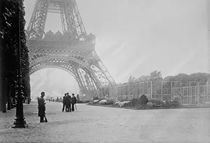 Wachmann am Eiffelturm, Funkstation wireless, zwischen 1914 und 1915. Schöpfer: Bain News Service