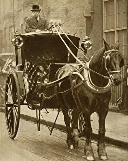 The Silver Jubilee Book Images Drucke: Hansom cab, c1910, (1935). Creator: Unknown