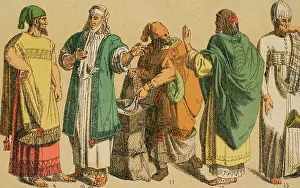 Drucke von Hebräer, 1881. Von links nach rechts, 9-10-11: Reichtümer der Zeit Davids und Salomos, 12: lateinisch-hebräische Kleidung, 13: Priesterkleid Cantu Drucke: Hebräer 1881. Schöpfer: Unbekannt.