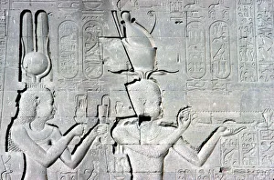 Ptolemaic Period Artifacts Drucke: Horizontal detail of a relief of Cleopatra and Caesarion