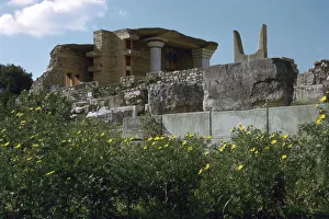 Minoan Architecture Drucke: The horns of consecration and the procession corridor at Knossos, 18th century BC