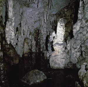 Zeus Mythology Drucke: Inside the Diktaen cave