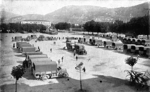 Interalliierte Unterstützung; Zusammenstellung, auf dem Place dArmes in Nizza, Lastwagen... 1917. Künstler: Pelanda