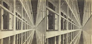 Innenaufnahme der Hauptaula des Gefängnisses, Ostseite, die 6 Stockwerke hoch ist... 1860 / 69