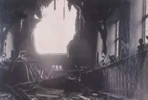 Blitzed Buildings In London Drucke: Interior view of Middle Temple Hall, City of London, after an air raid, c1941. Artist