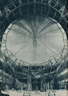 Transportation History UK Drucke: The internal structure of the airship R101, c1929 (c1937)