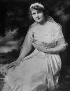 Vintage Bridal Attire Drucke: Isabel B. Gardner, between c1910 and c1915. Creator: Bain News Service