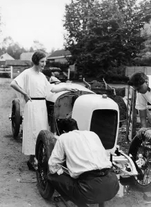 Le Mans 24 Hours Drucke: June and Woolf Barnato