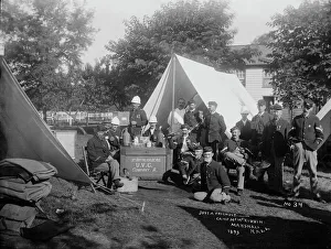 Mathew Brady Photography Collection Drucke: Just a friendly____, 1893. Creator: Unknown